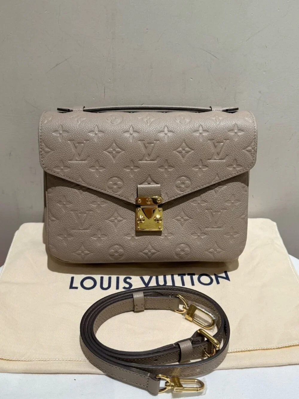 Louis Vuitton Pochette Métis Grey Monogram Empreinte Leather Messenger Bag